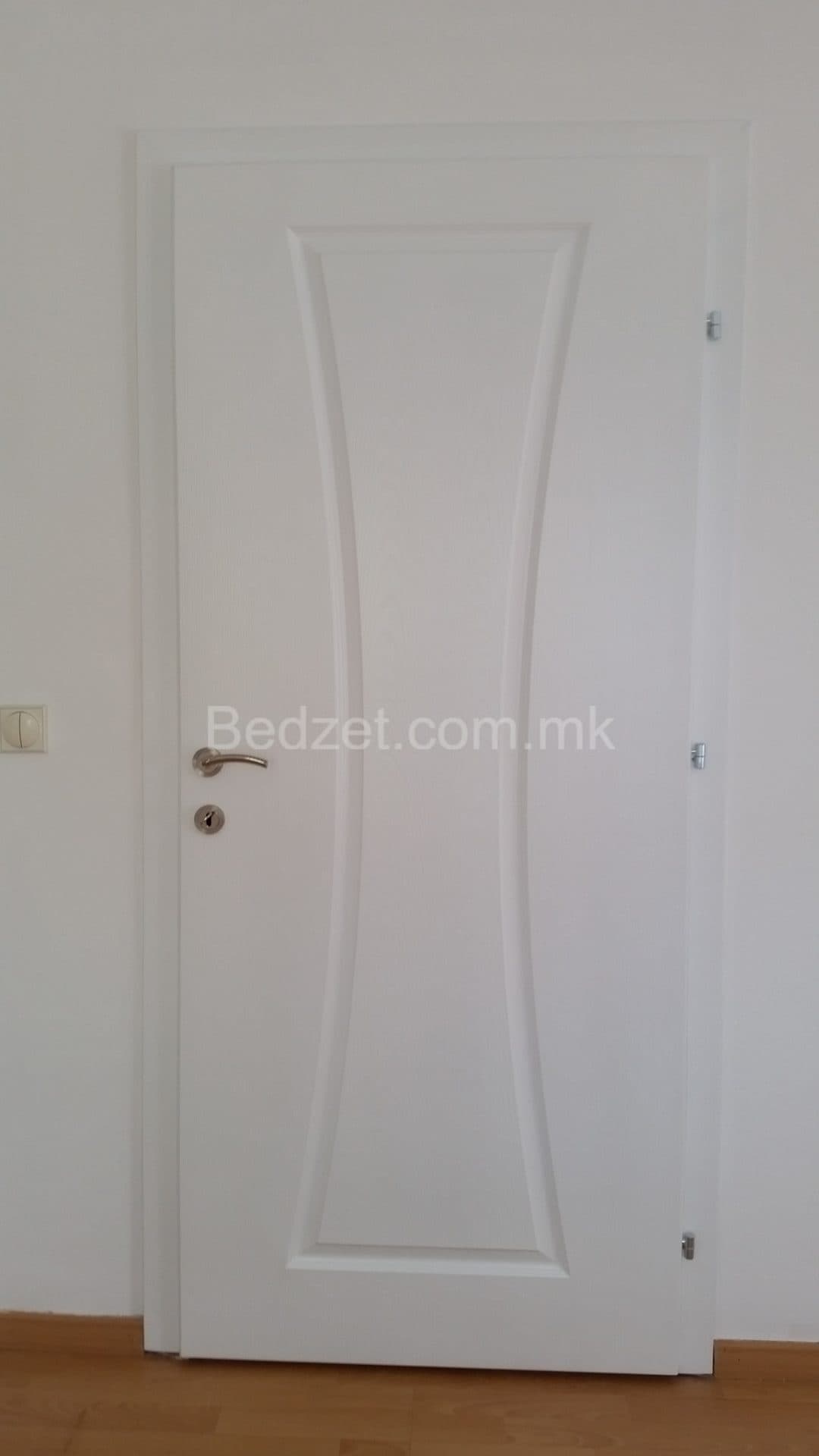 Derë druri e bardhë — Bedžet