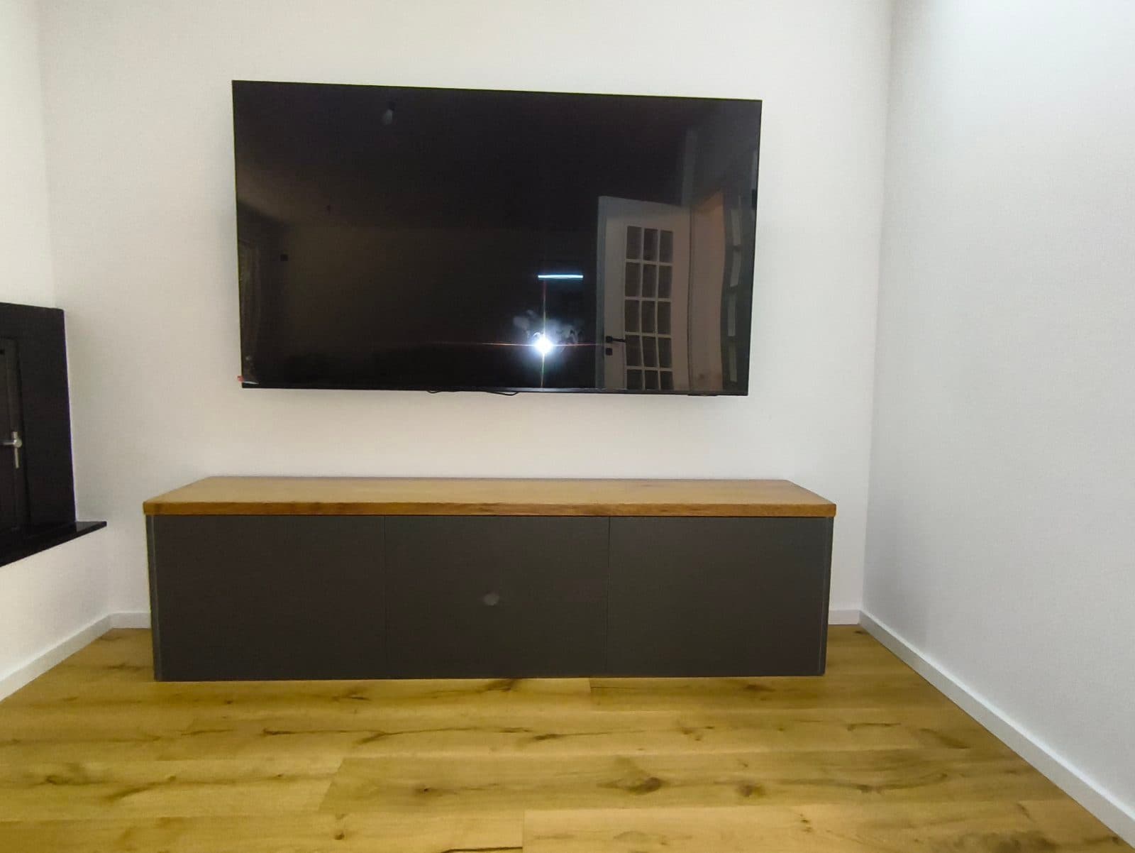 Dressers & Tables