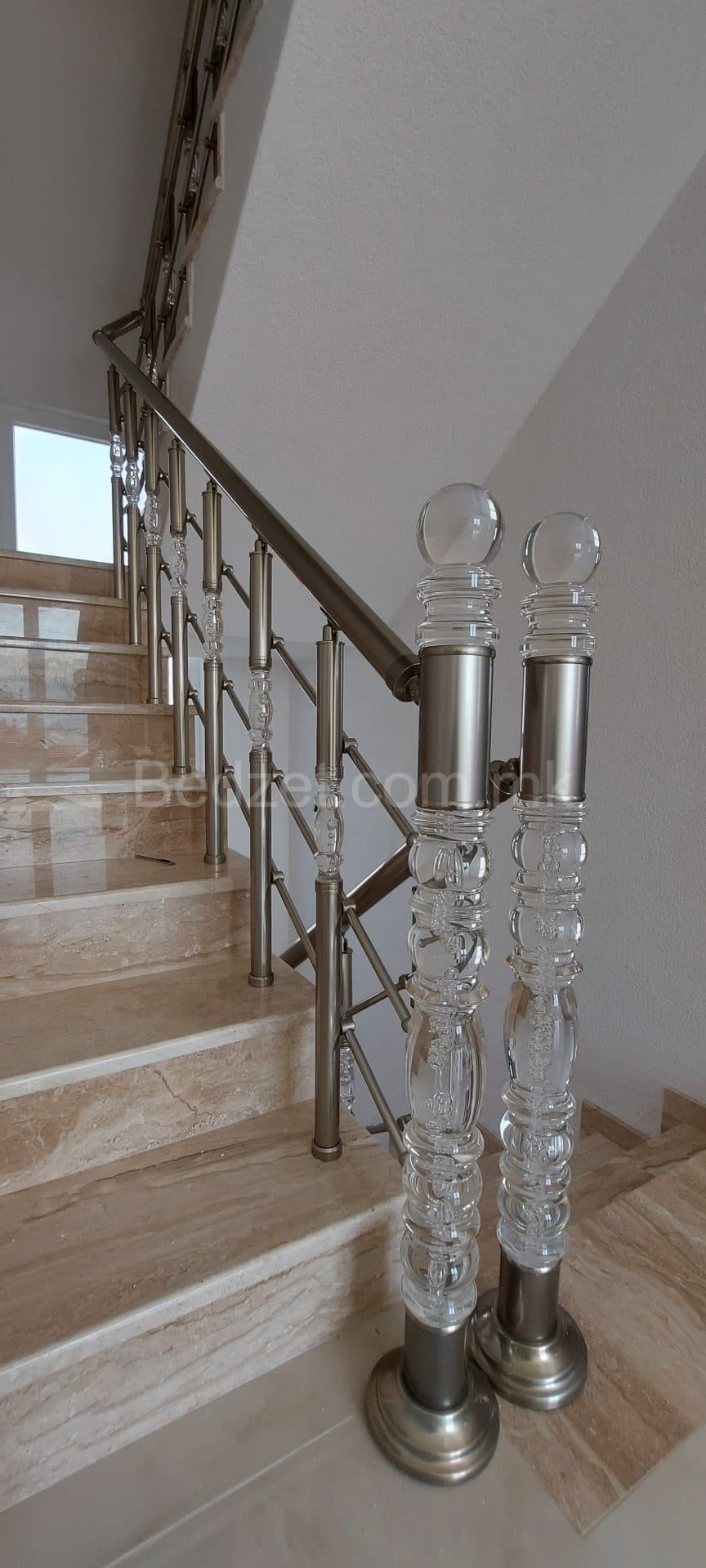 Modern aluminium railing with glass balusters — Bedžet