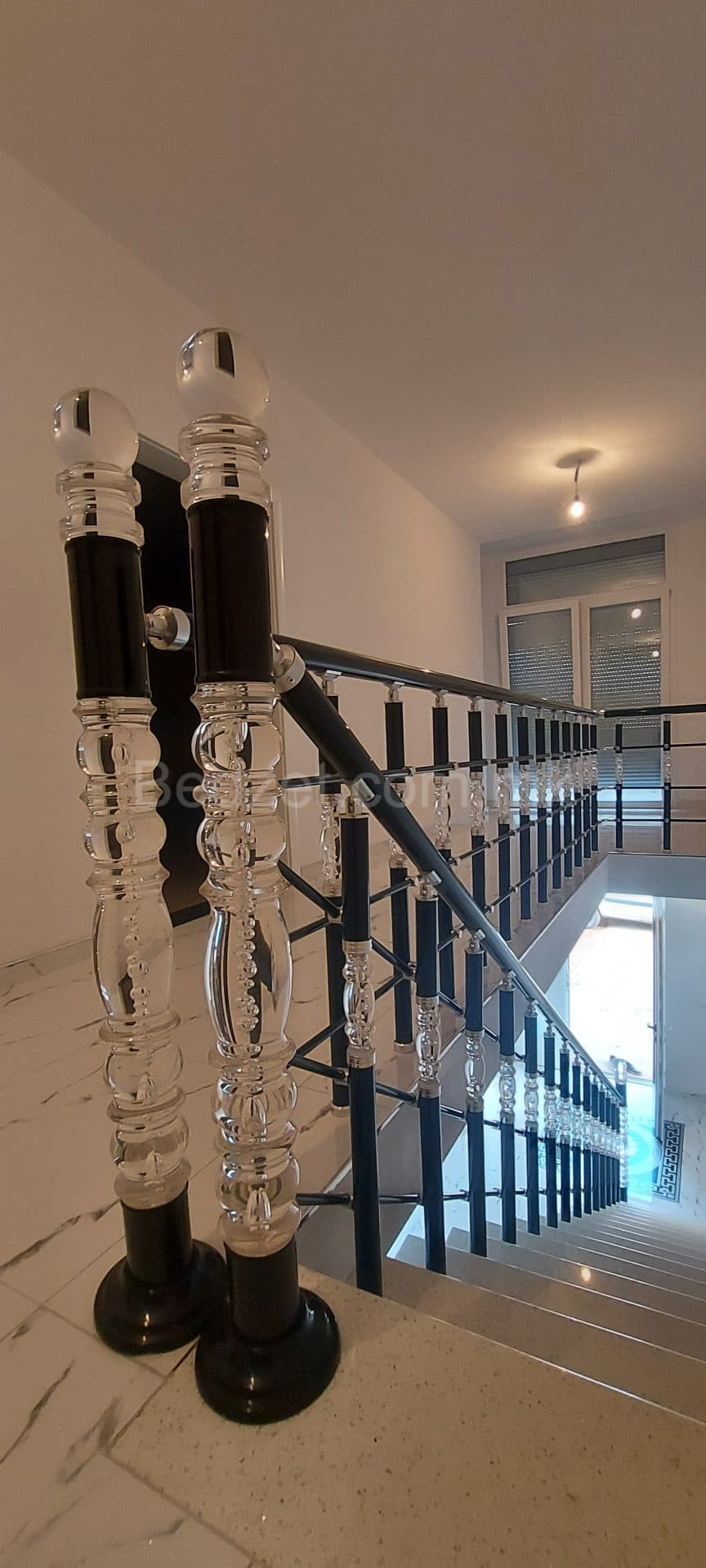 Metal railing with decorative balusters — Bedžet