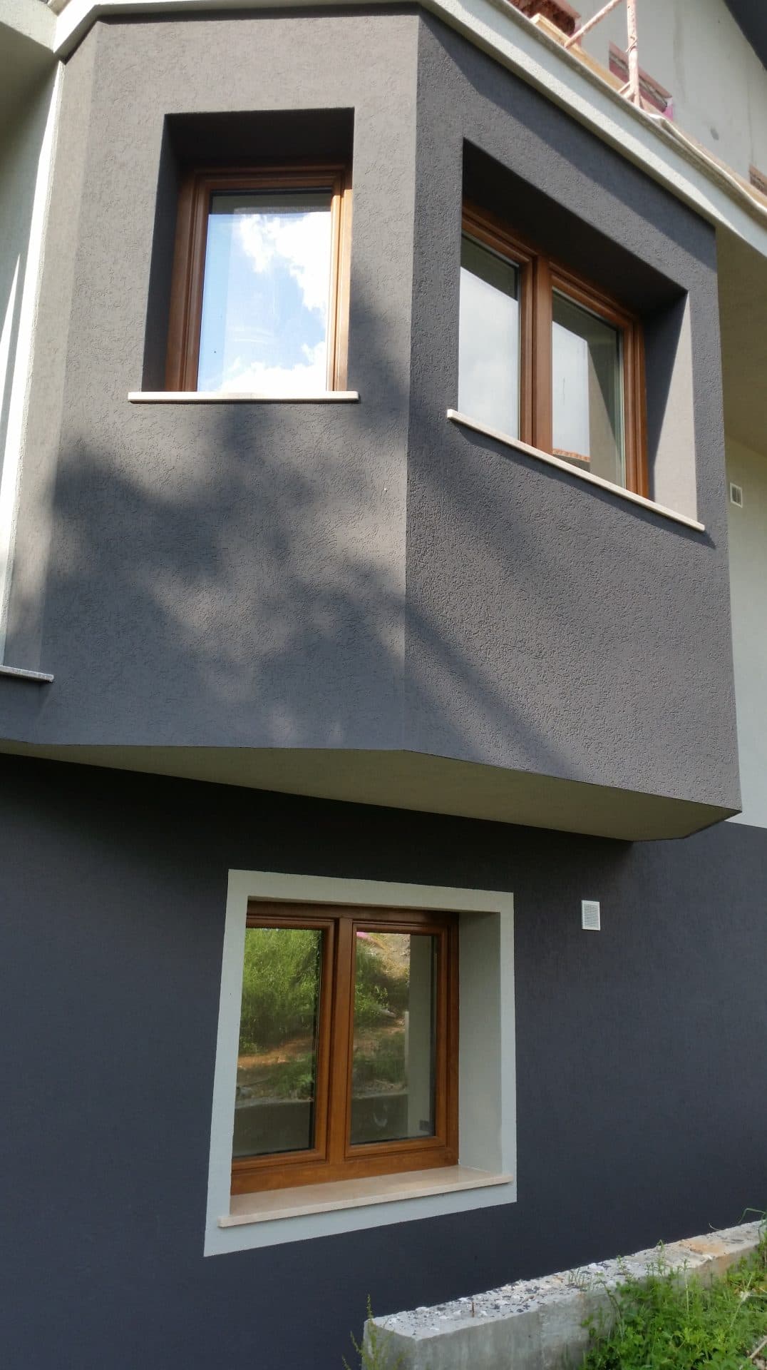 Ahşap çerçeveye sahip çift PVC pencere — Bedžet
