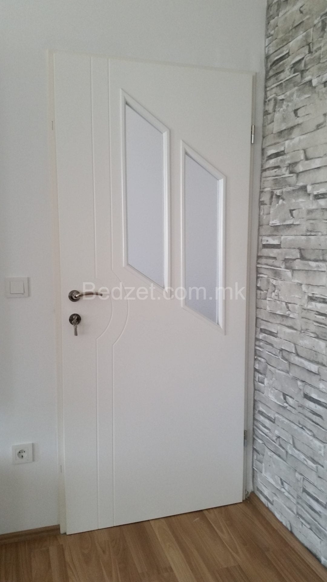 Врати 105 — Bedžet