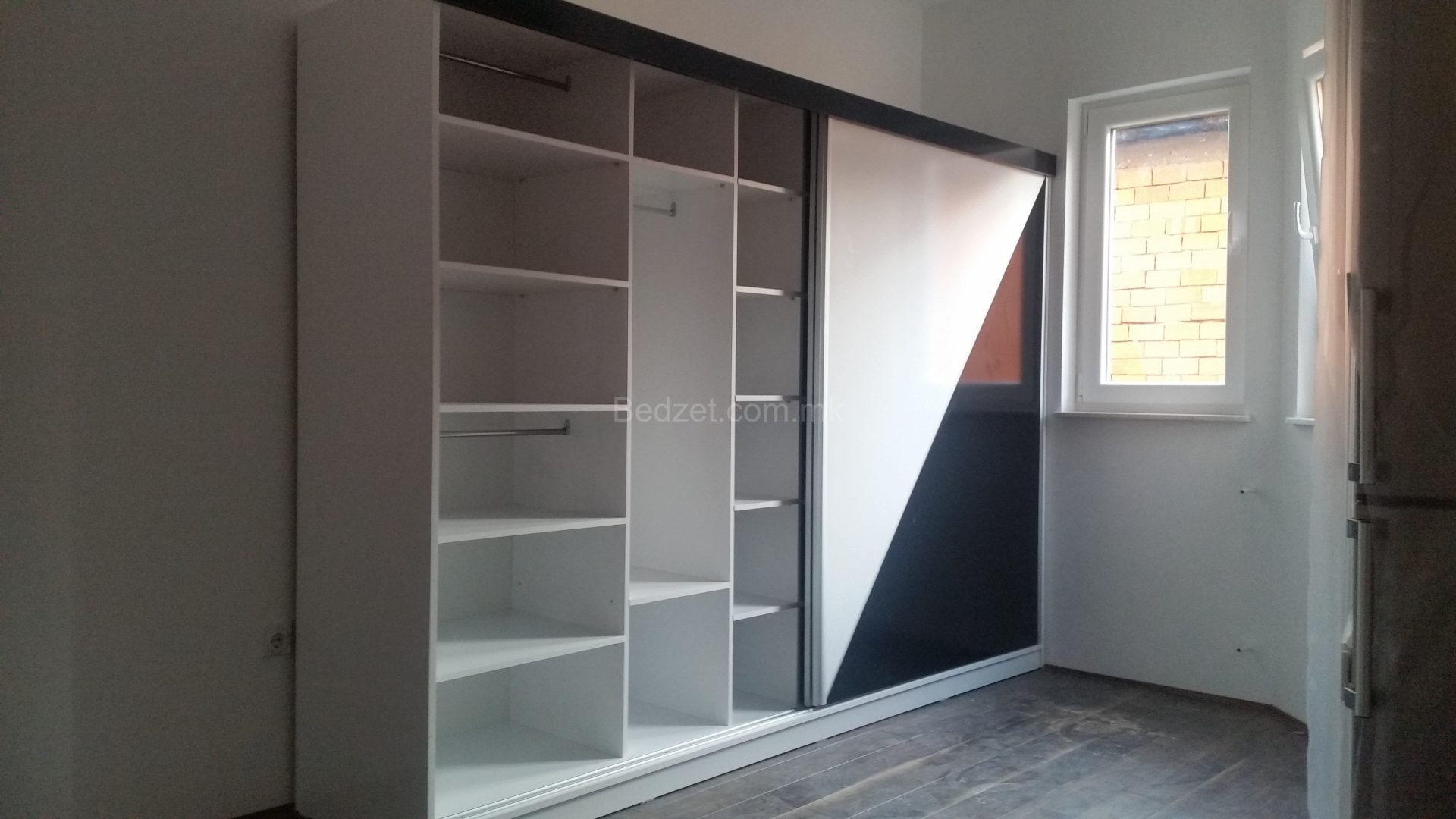 Wardrobes & Hallways 032 — Bedžet
