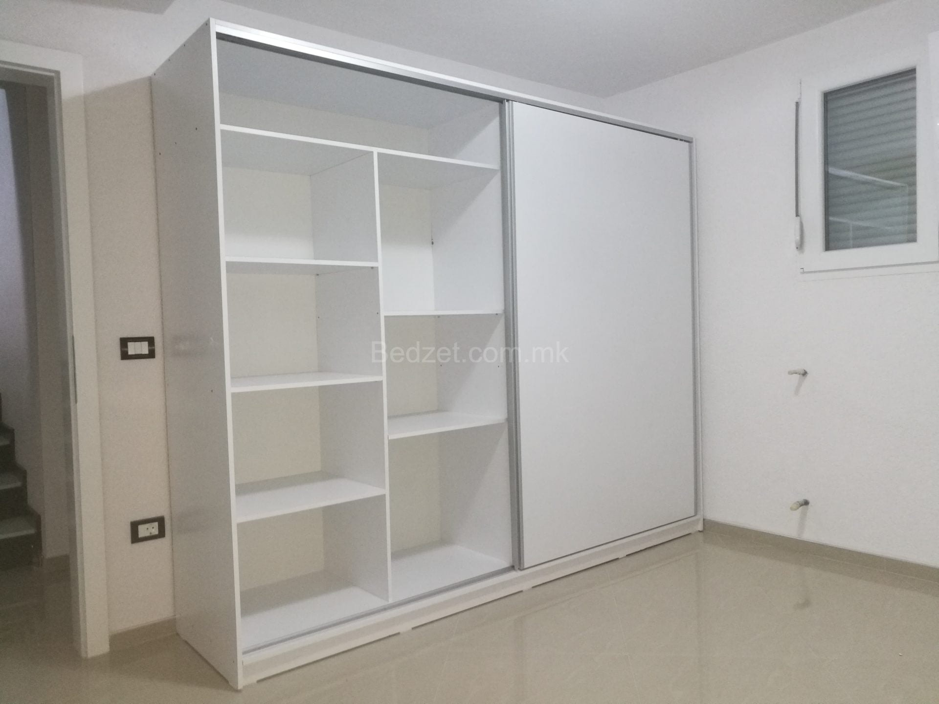 Wardrobes & Hallways 041 — Bedžet