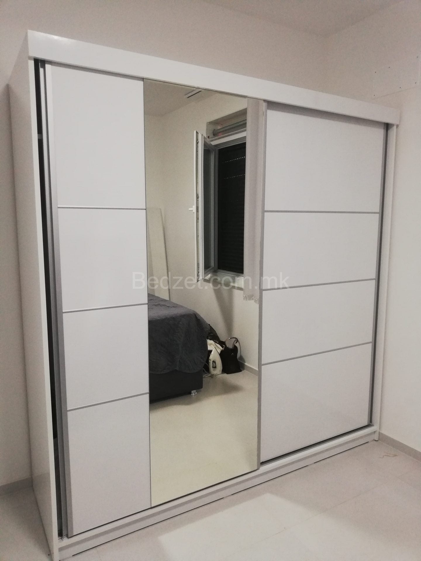 Wardrobes & Hallways 037 — Bedžet