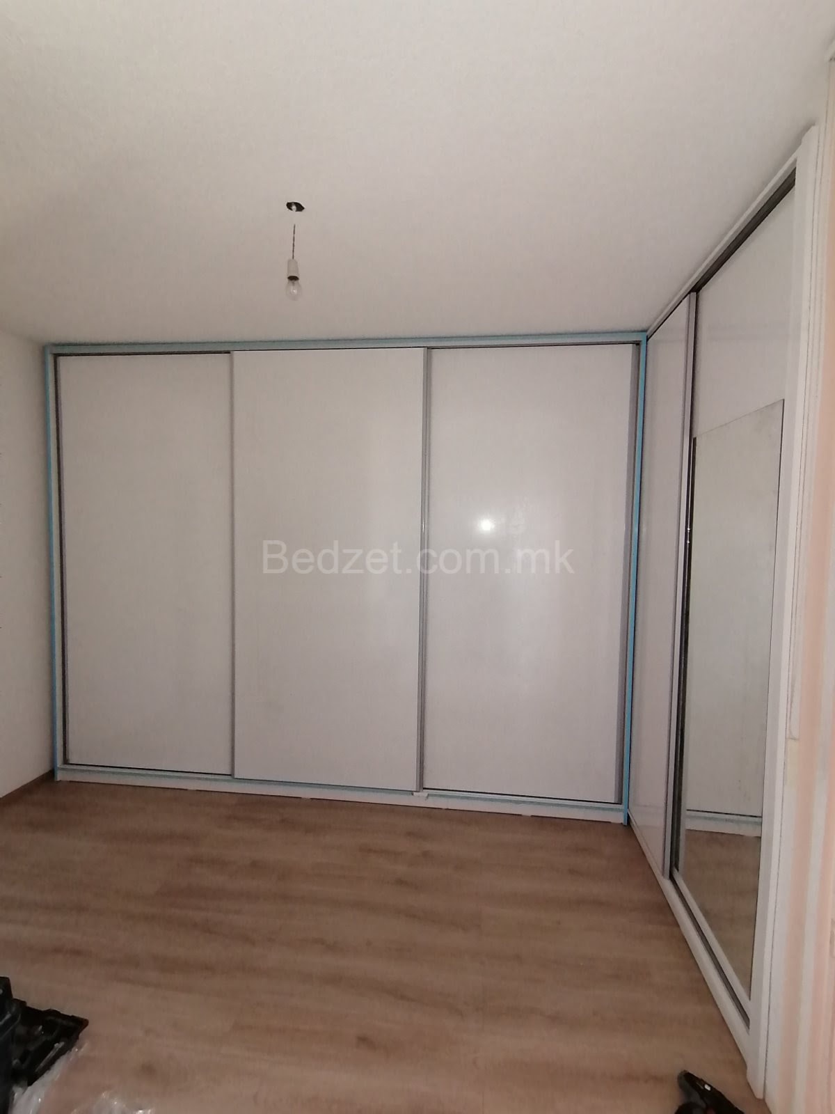 Wardrobes & Hallways 036 — Bedžet