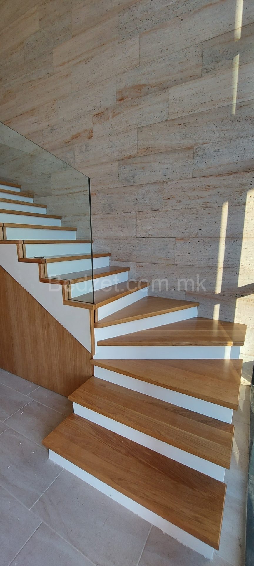 Shkallë 011 — Bedžet